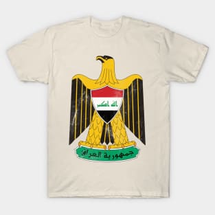 Iraq // Faded Vintage Style Flag Art Design T-Shirt